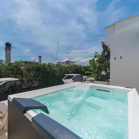 Santa Chiara Πανσιόν 4*